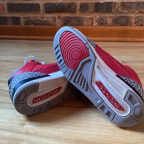 Nike Air Jordan 3 Retro 2019 Unit Fire Red Cement Grey Size 6.5Y/Women’s 8 - Picture 7 of 11